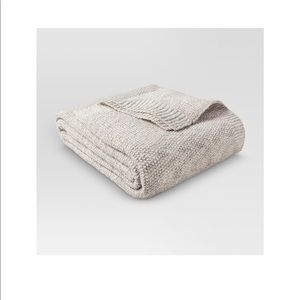 Beige Throwblanket